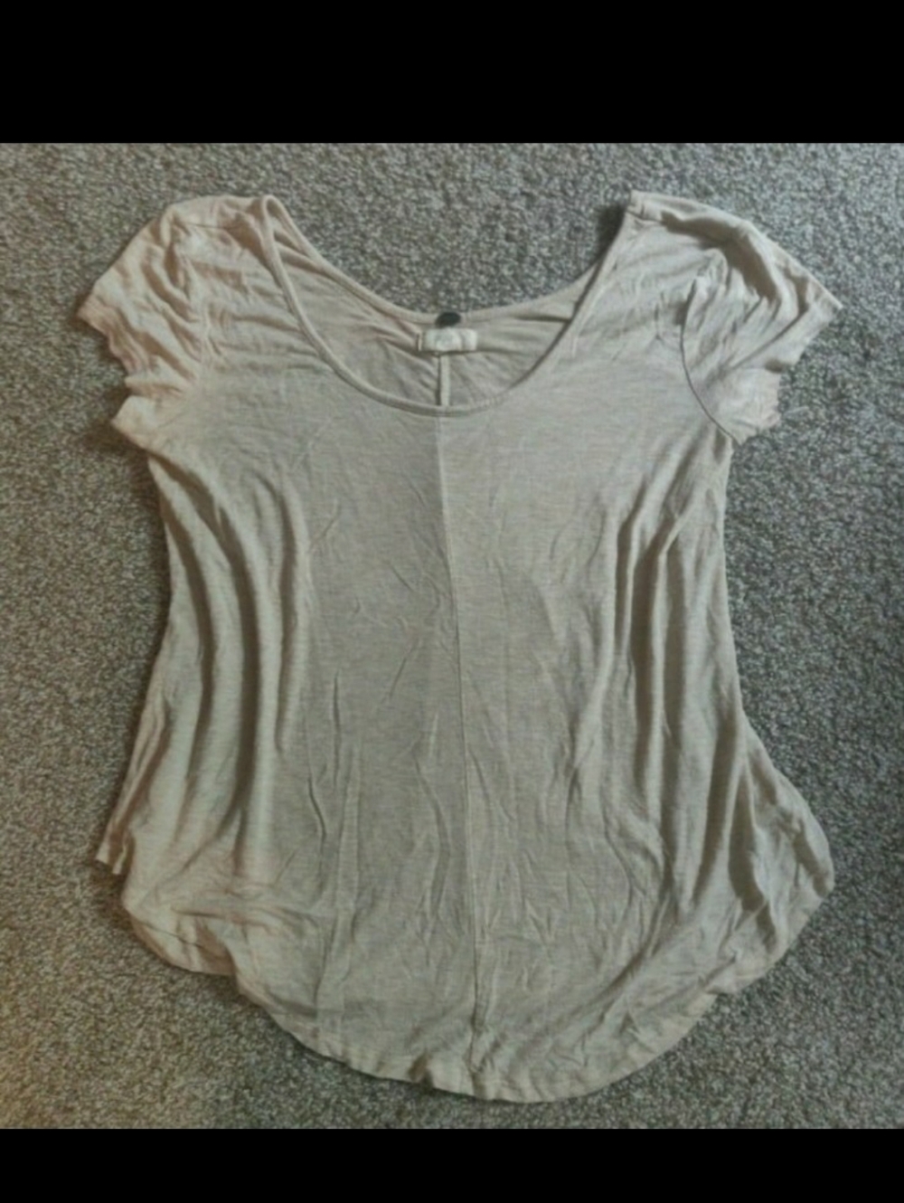 Cupio Classic Scoop Neck Women’s Tee in Light Beige Cream Size Large Stretchy